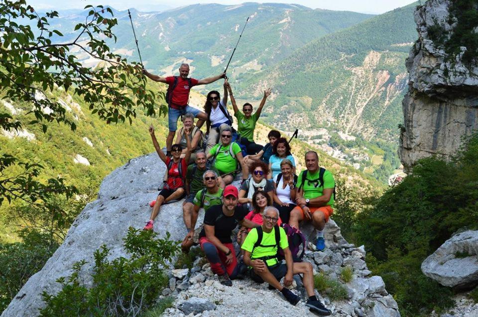 Relais Valguerriera Vendégház Apecchio Kültér fotó