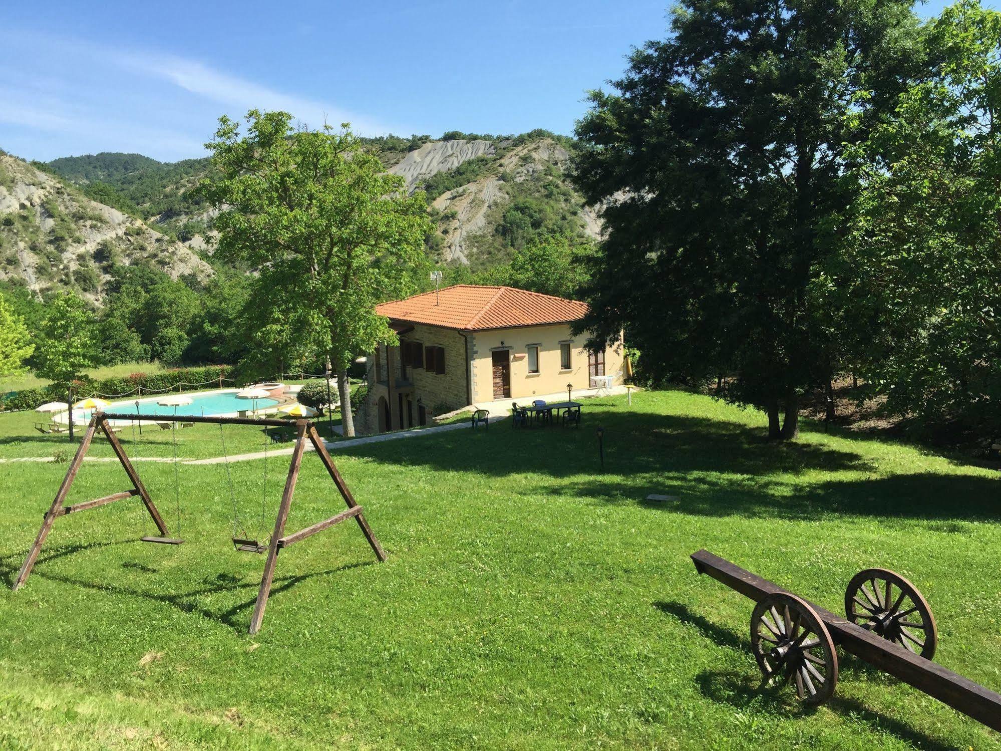 Relais Valguerriera Vendégház Apecchio Kültér fotó