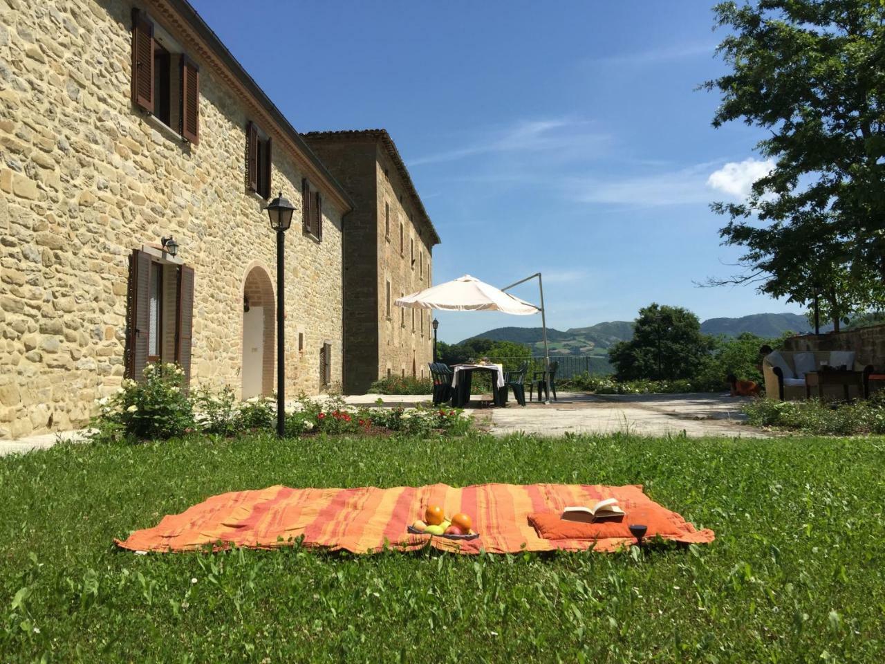 Relais Valguerriera Vendégház Apecchio Kültér fotó
